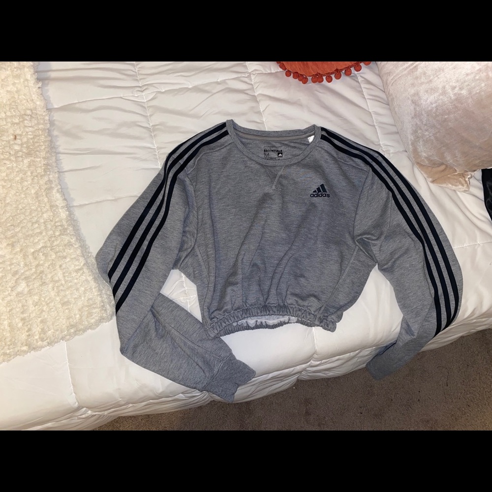 Cropped Adidas Crewneck